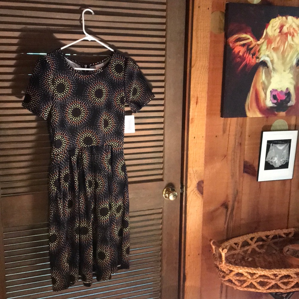 LulaRoe Amelia- size small-NWT